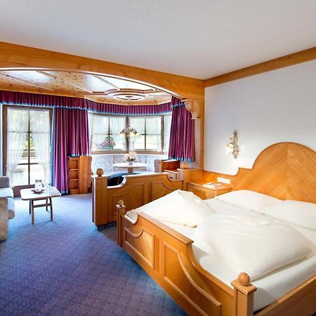 Hotel Bergland แลร์มอส ภายนอก รูปภาพ
