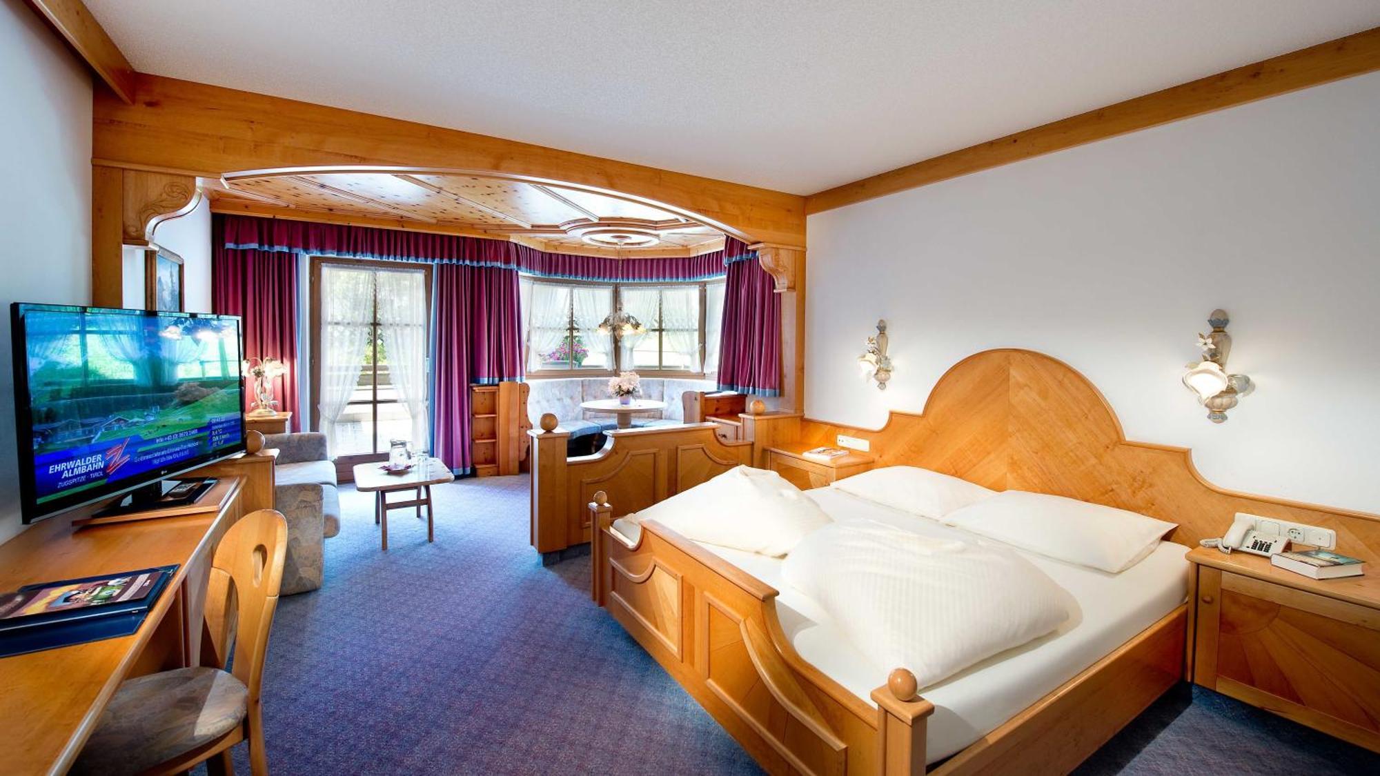 Hotel Bergland แลร์มอส ภายนอก รูปภาพ