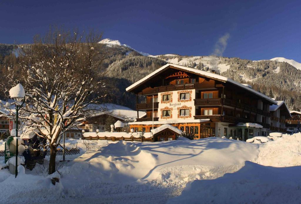 Hotel Bergland แลร์มอส ภายนอก รูปภาพ